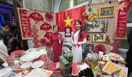 Vietnamese students shine at international cultural festival in Russia